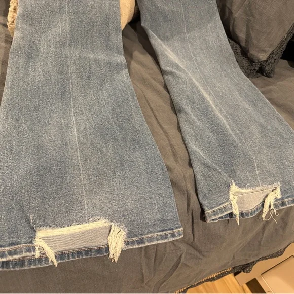 NWT- American Eagle Super High-Rise Flair Classic Blue Women's Jeans -Size 6R - Picture 7 of 7